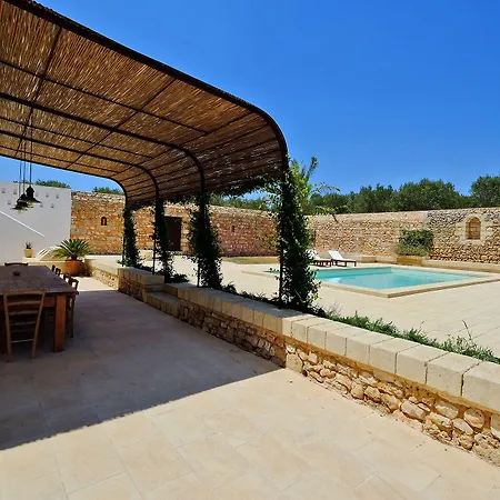 Relais Masseria Sant'antonio Hotel *